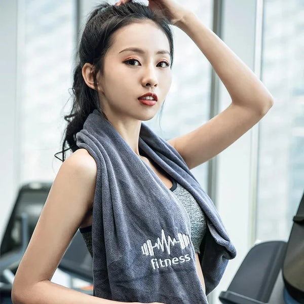 Gym Towel Microfiber Sports Towel for Men and Women, Super Soft and Quick-Drying Towel for Tennis Yoga Cycling Swimming